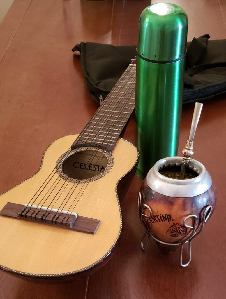 Mate y charango. Imagem: Portal Hispano Cultural - Dramalho